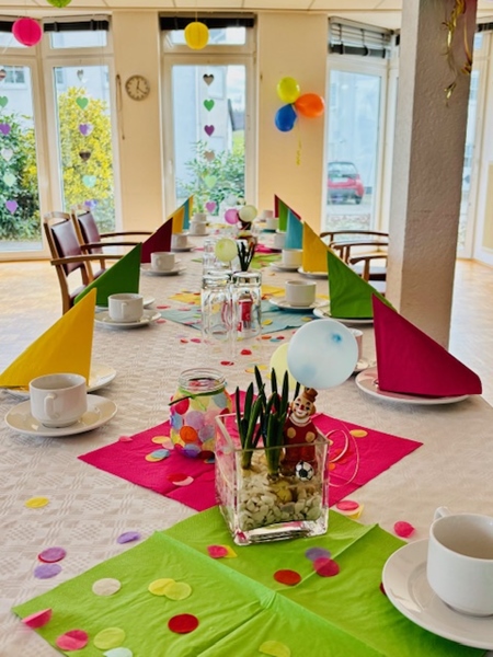 Morgen ist Karnevalsfeier 
